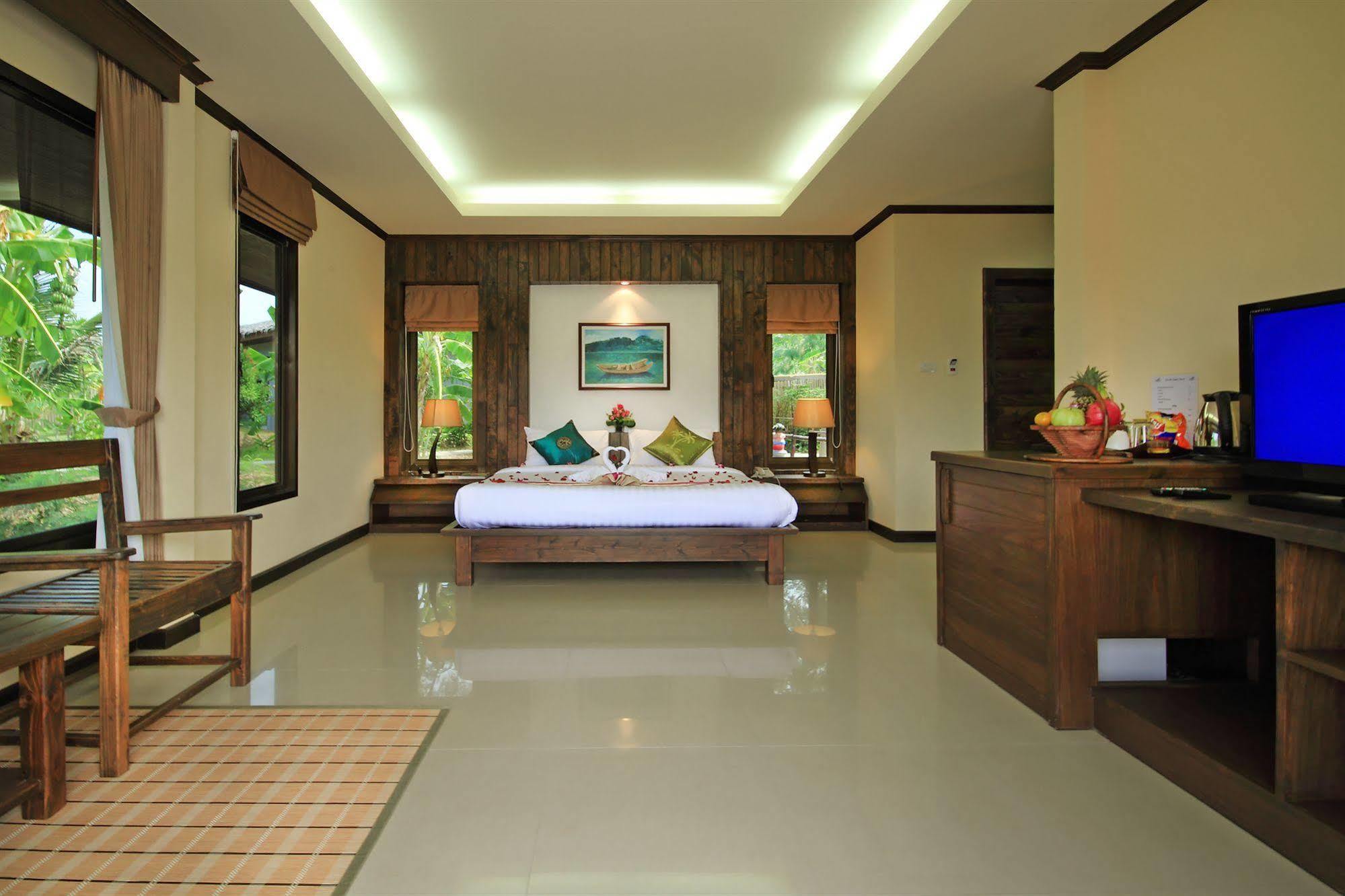 The Villa Laemhin Lagoon Resort Phuket Exterior foto