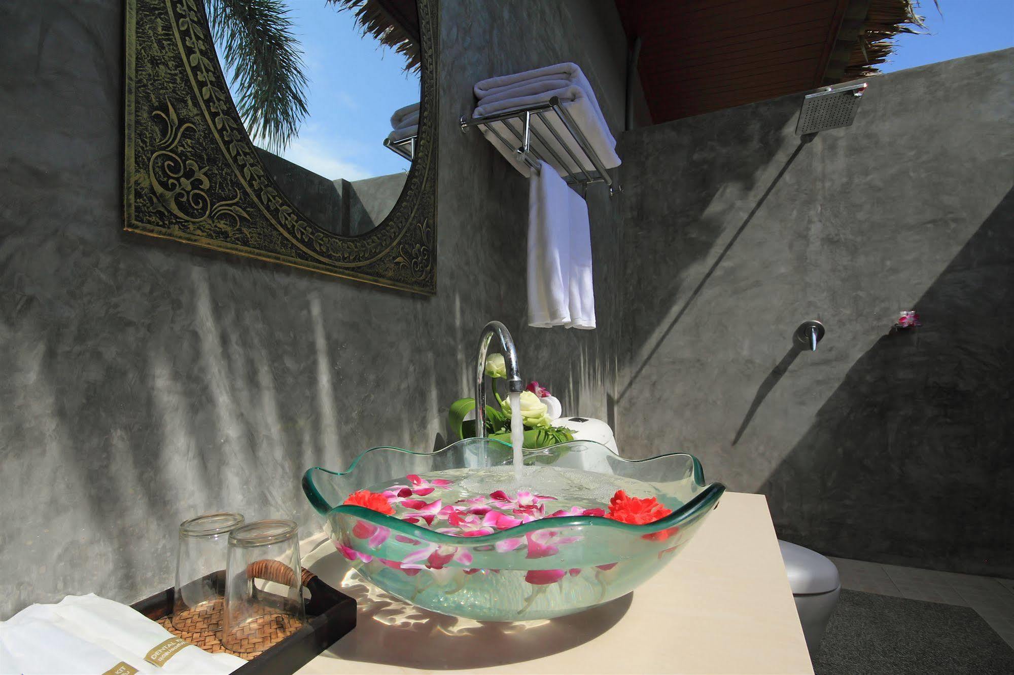 The Villa Laemhin Lagoon Resort Phuket Exterior foto