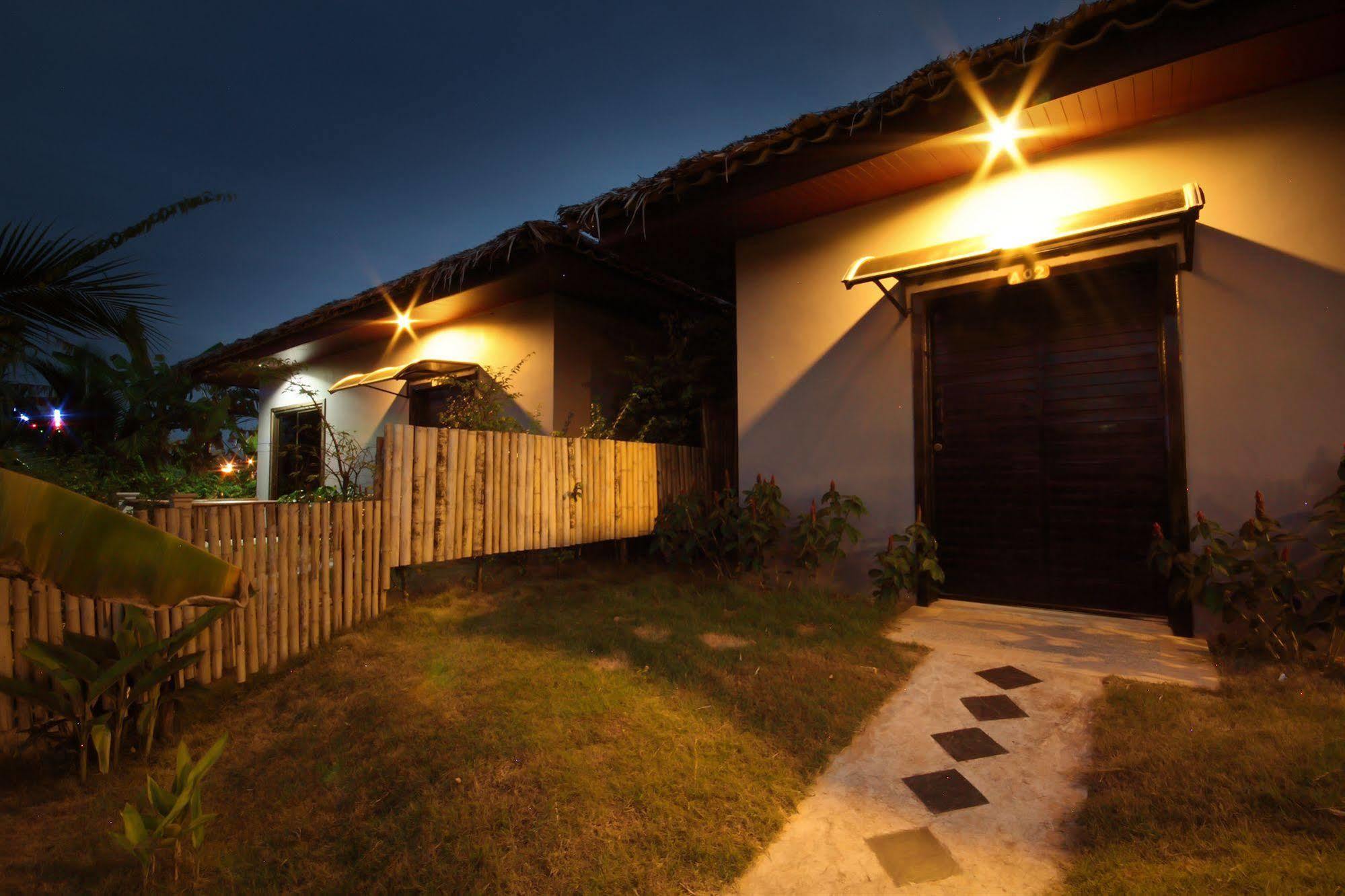 The Villa Laemhin Lagoon Resort Phuket Exterior foto